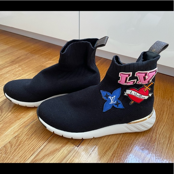 LOUIS VUITTON
Stretch Fabric LV Black Heart Size35 - Picture 3 of 11